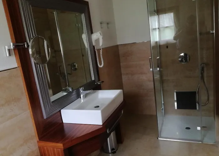 Bait De Angial Hotel 3*