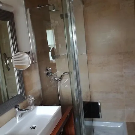 Bait De Angial Hotel